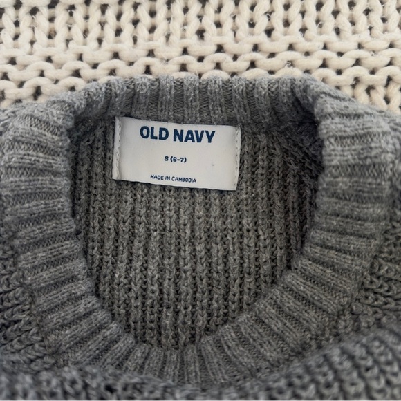 Old Navy Girl's Long Sleeve Pullover Gray Sweater Size Small - Picture 3 of 4